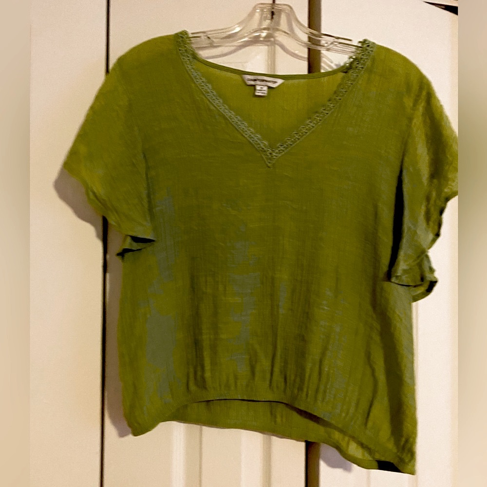 V neck top